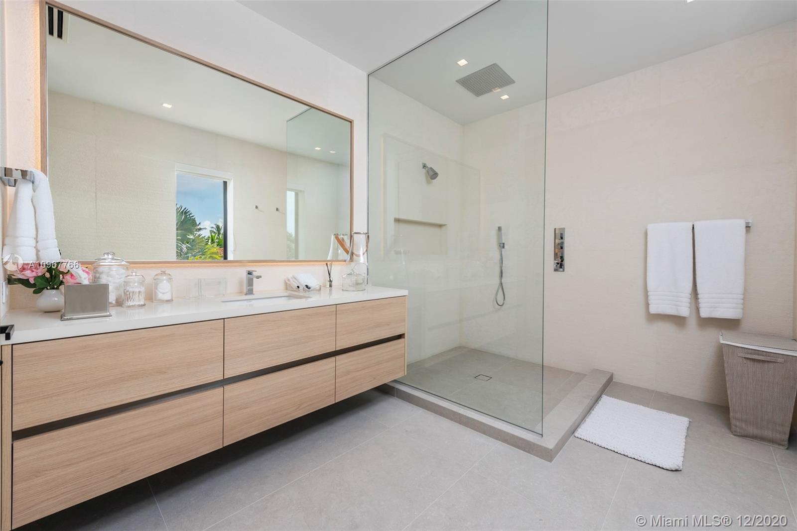 SAN MARINO ISLAND - Residential