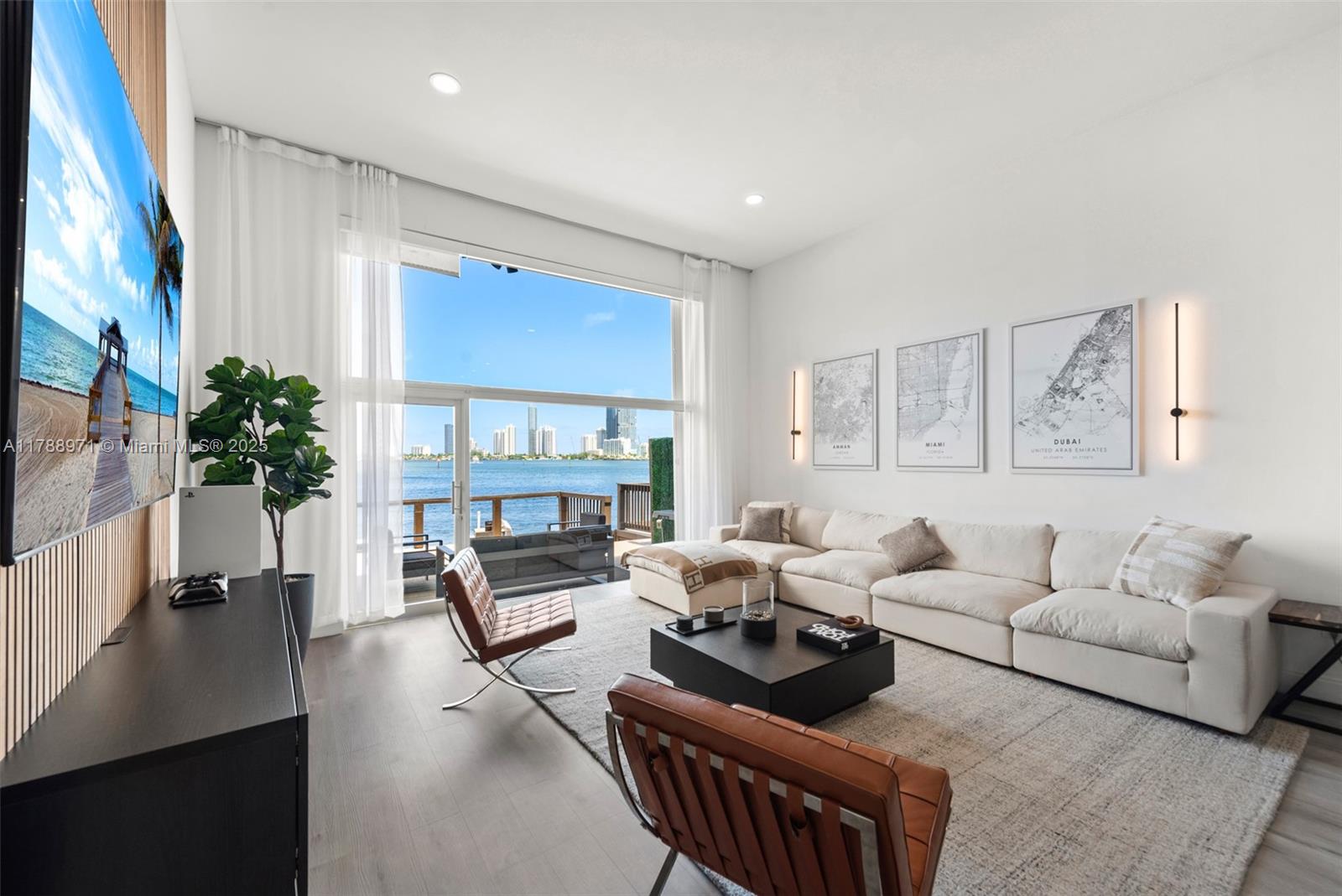 VILLAS ON THE BAY CONDO - Residential