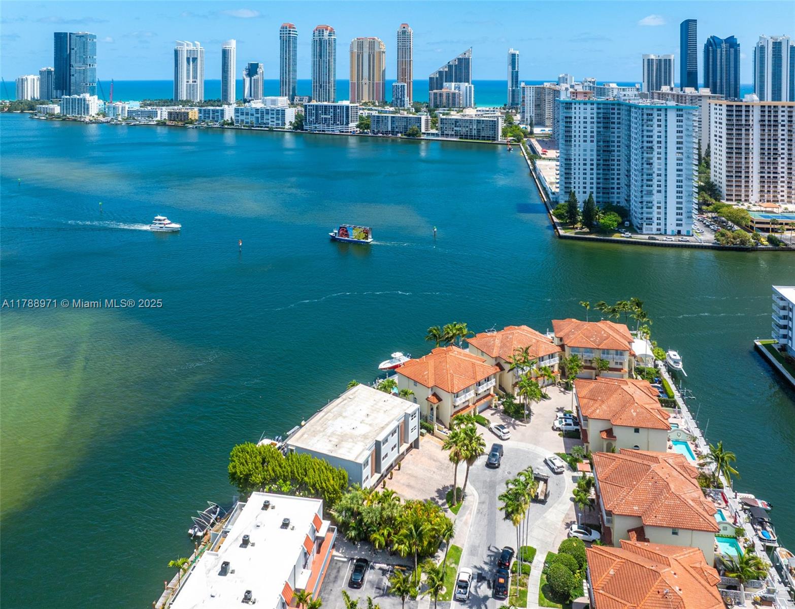 VILLAS ON THE BAY CONDO - Residential