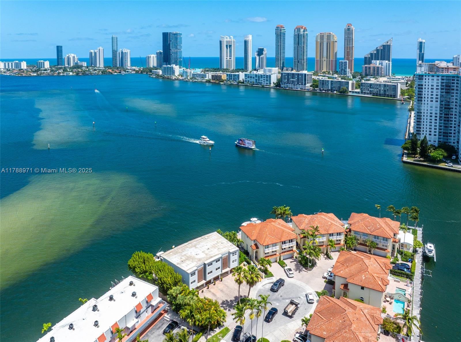 VILLAS ON THE BAY CONDO - Residential