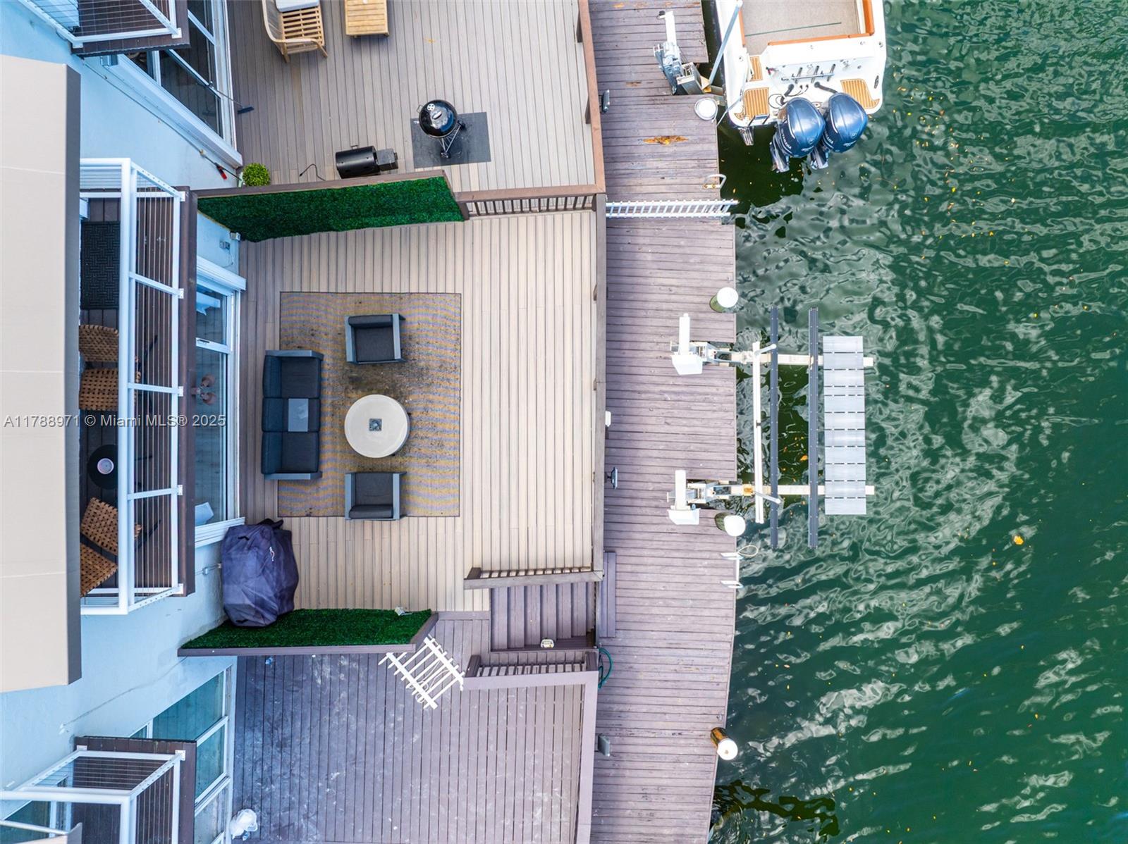 VILLAS ON THE BAY CONDO - Residential