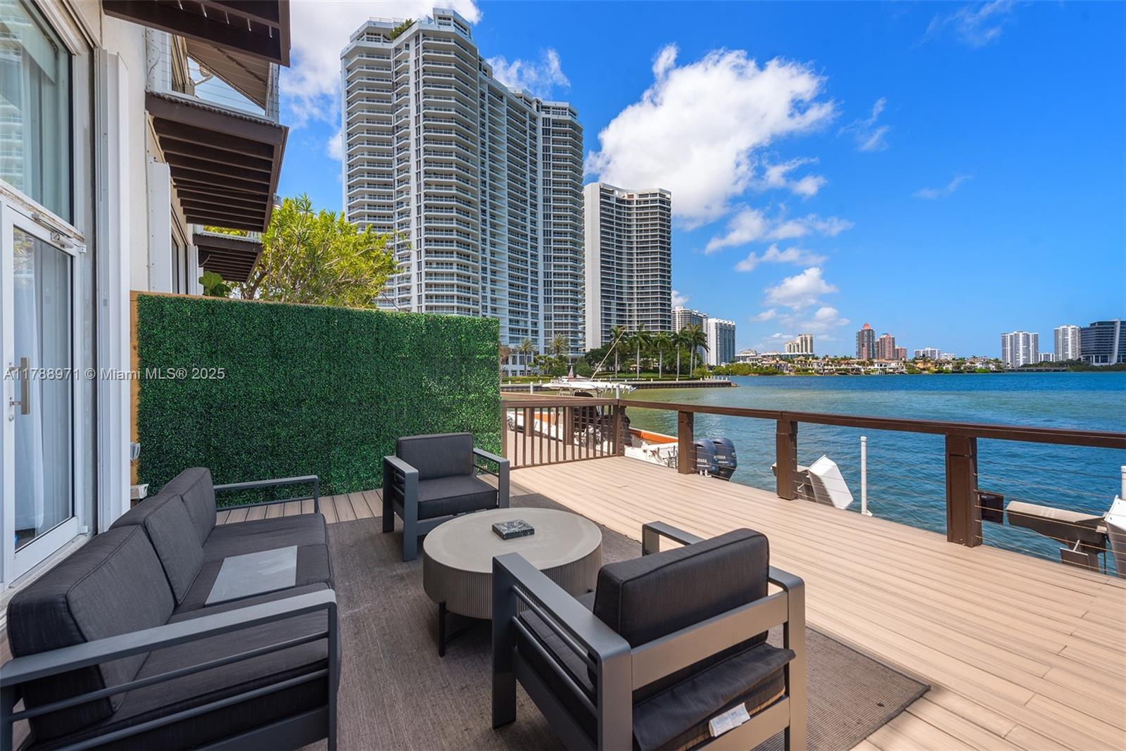 VILLAS ON THE BAY CONDO - Residential