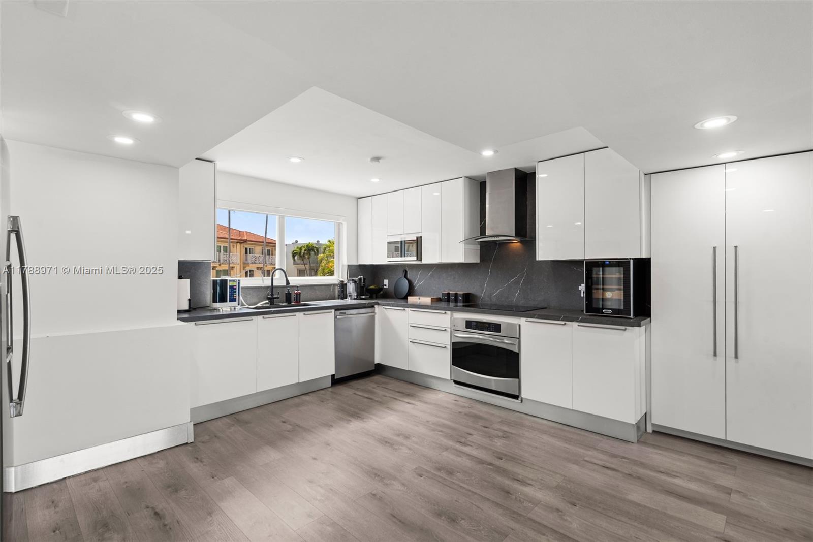 VILLAS ON THE BAY CONDO - Residential