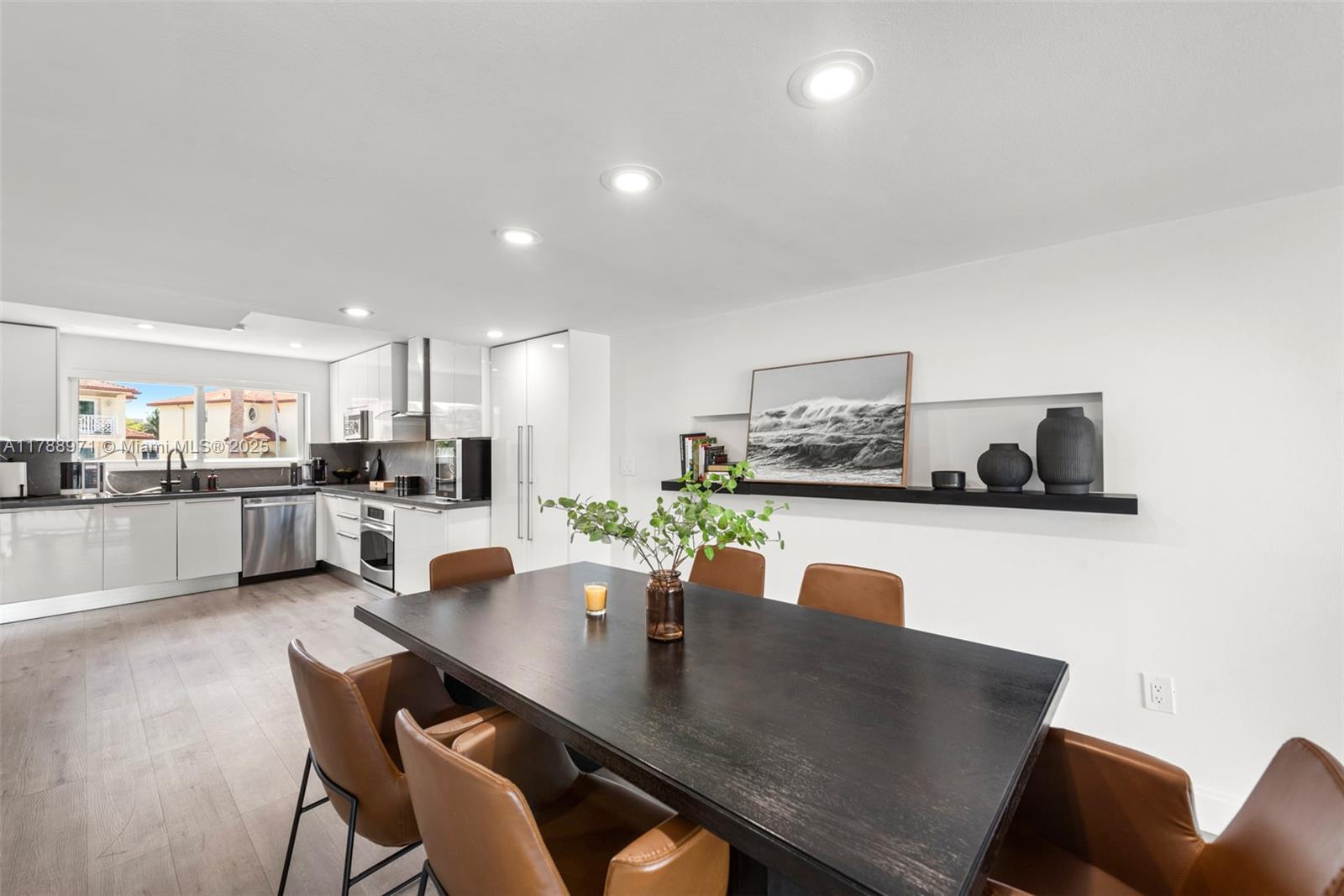 VILLAS ON THE BAY CONDO - Residential