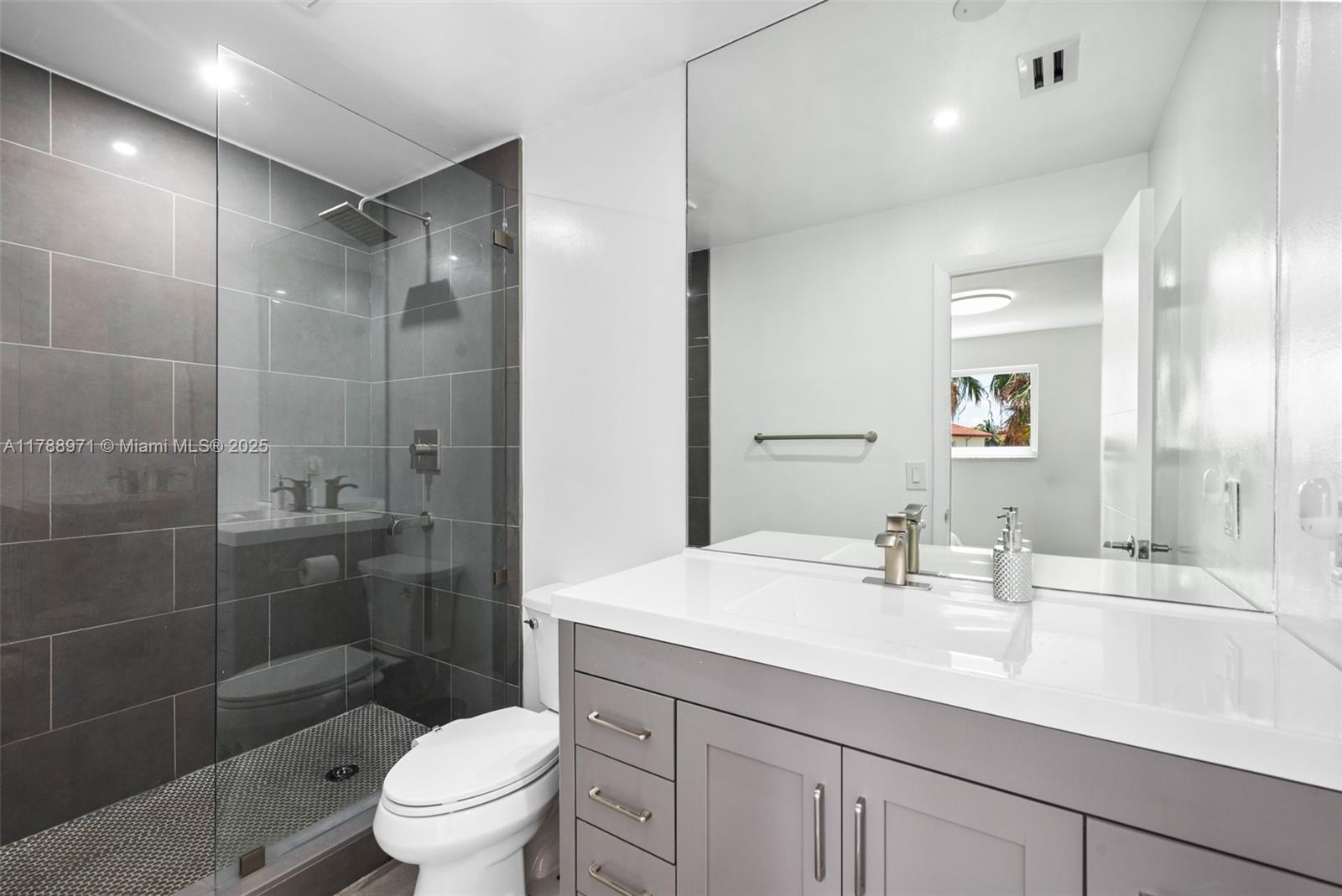 VILLAS ON THE BAY CONDO - Residential