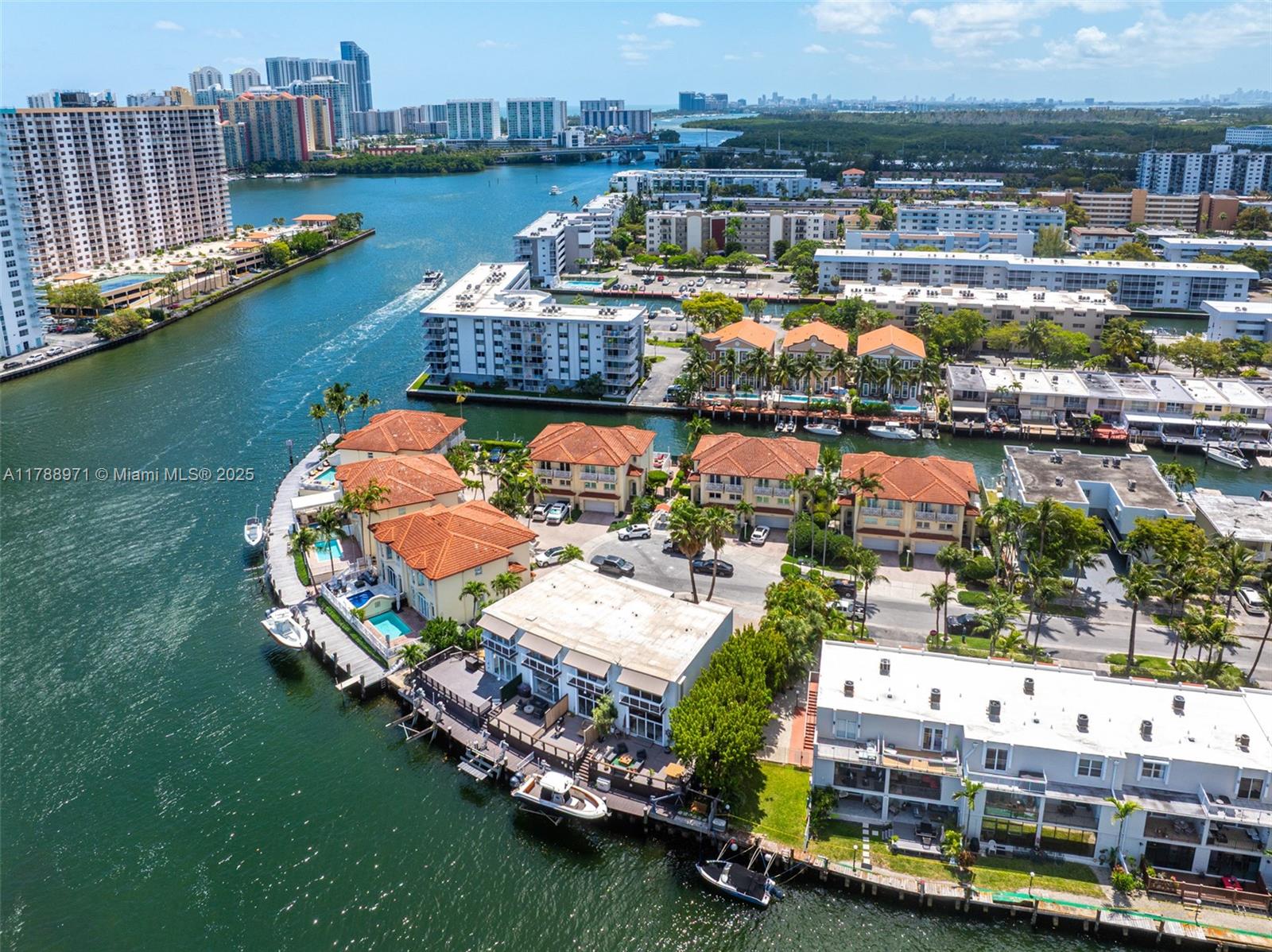 VILLAS ON THE BAY CONDO - Residential