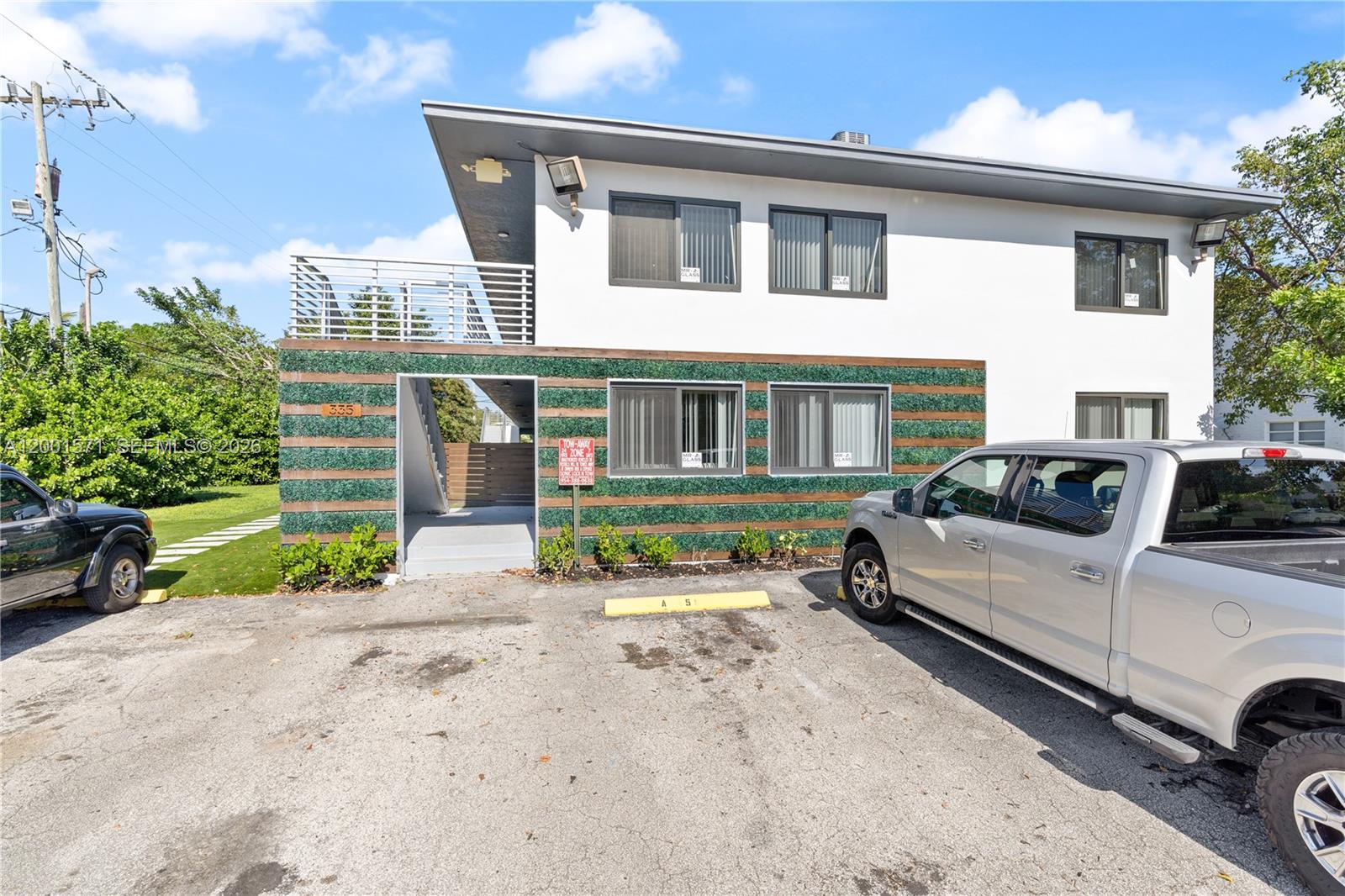LAUDERDALE - Residential Lease