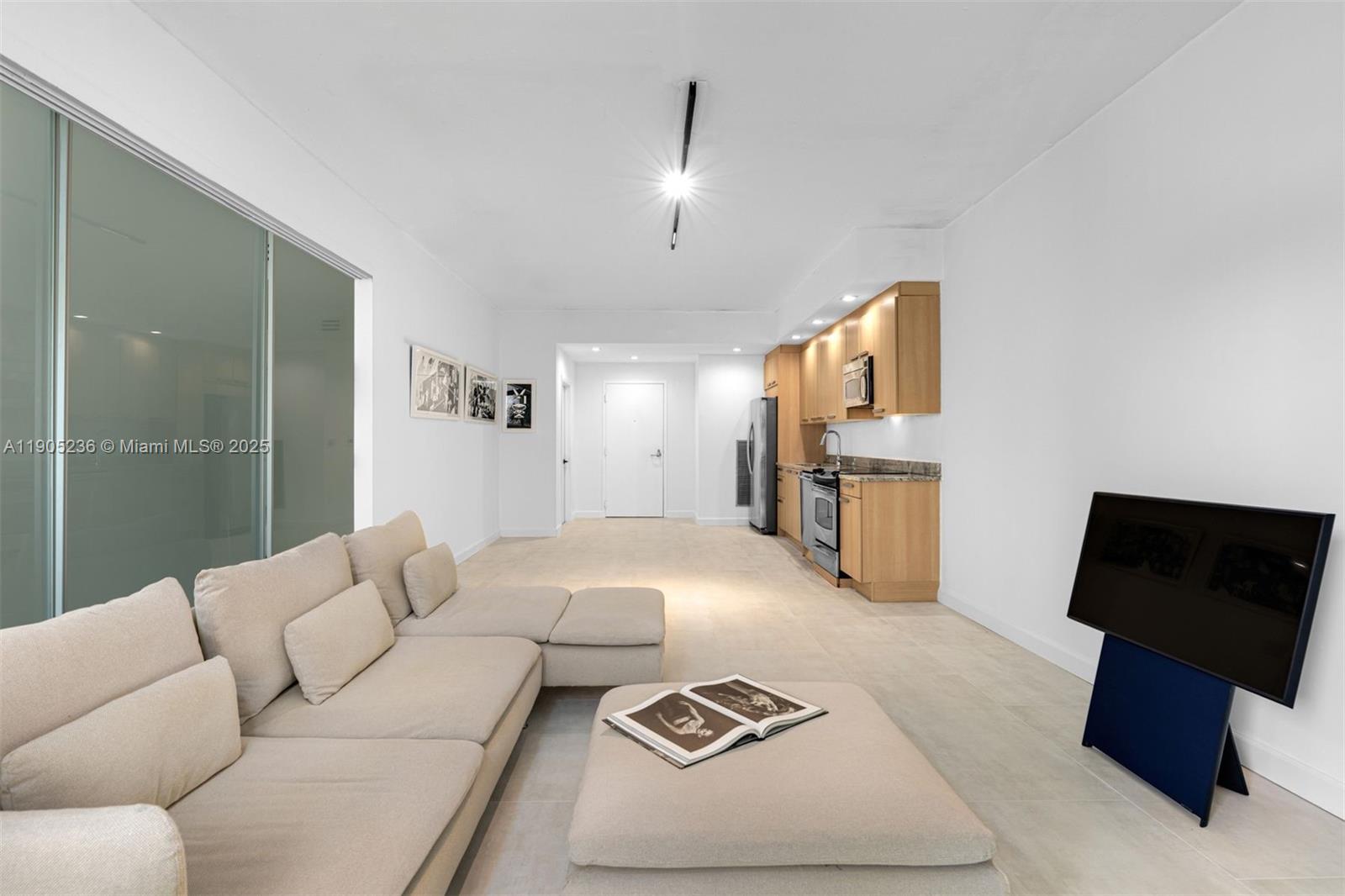 THE MERIDIAN CONDO - Residential Lease