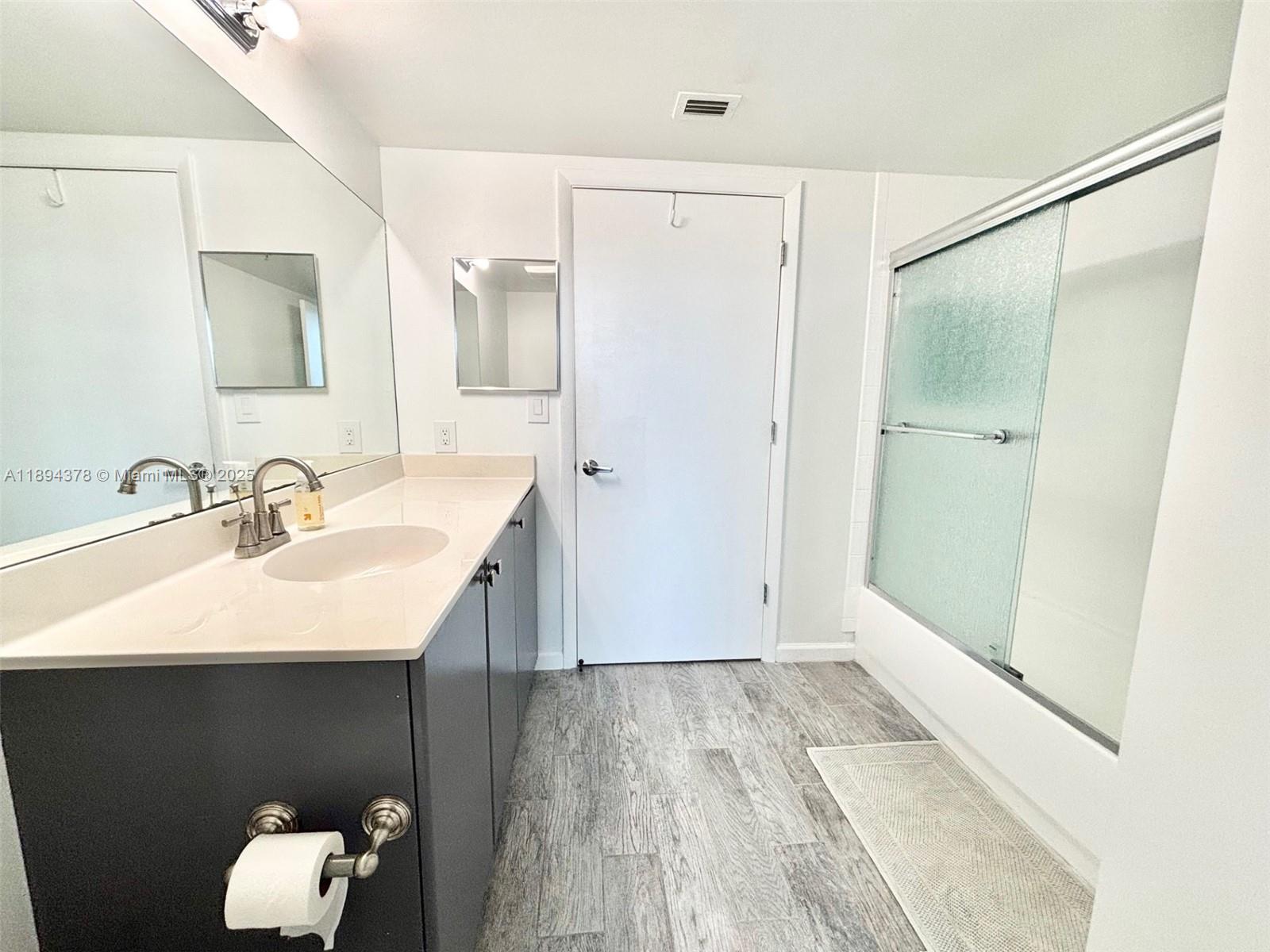 TIDES AT BRIDGESIDE SQUAR - Residential Lease