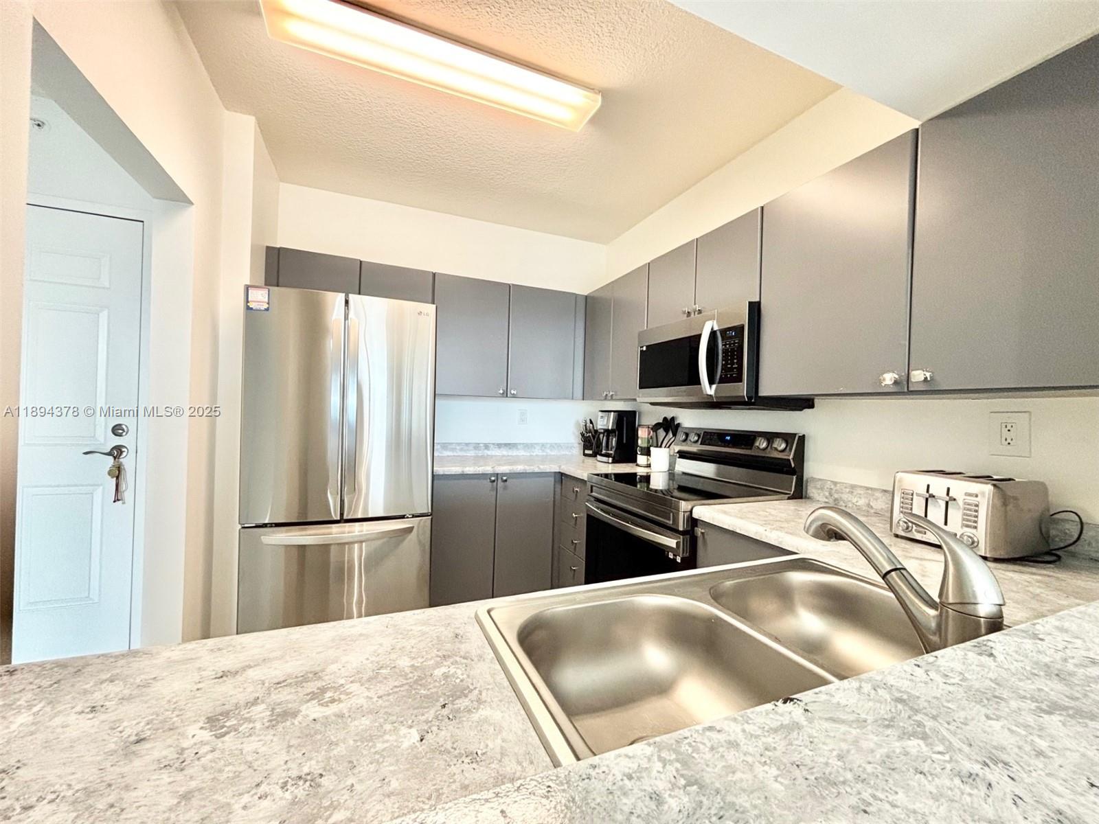 TIDES AT BRIDGESIDE SQUAR - Residential Lease