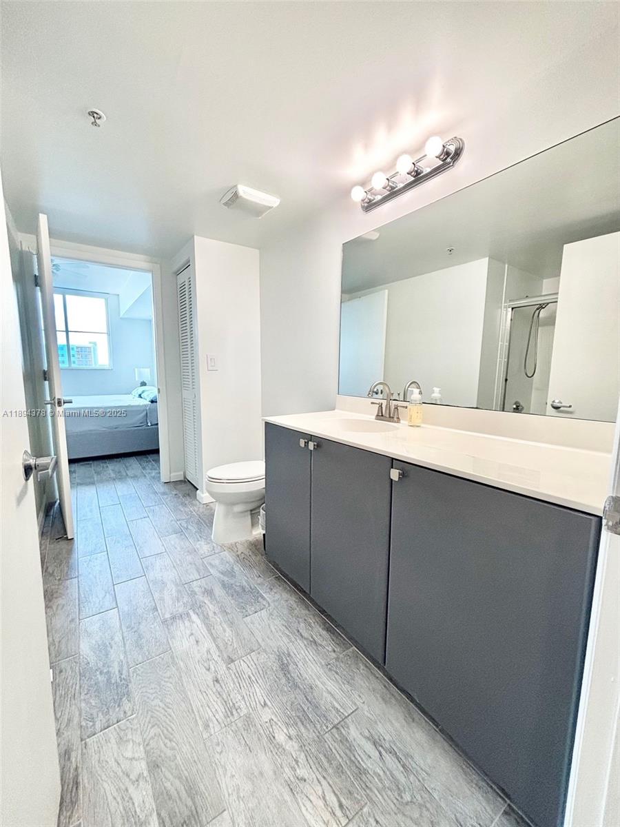 TIDES AT BRIDGESIDE SQUAR - Residential Lease