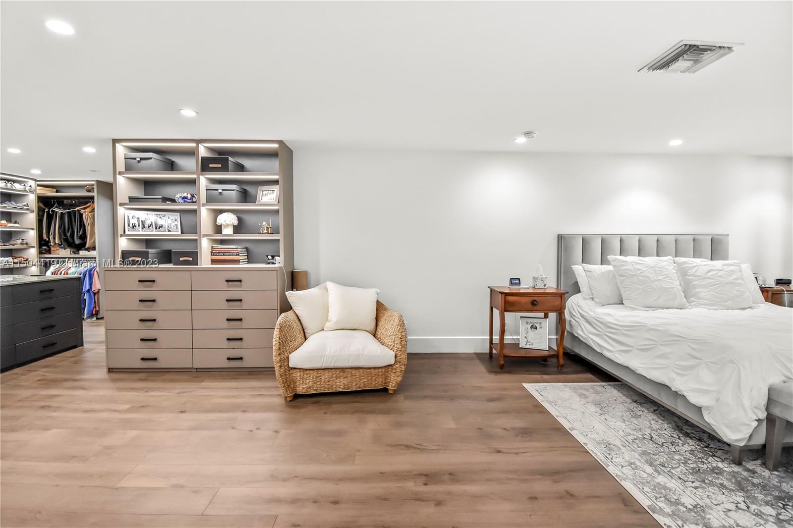 CHAMBERS SUB SE1/4 - Residential