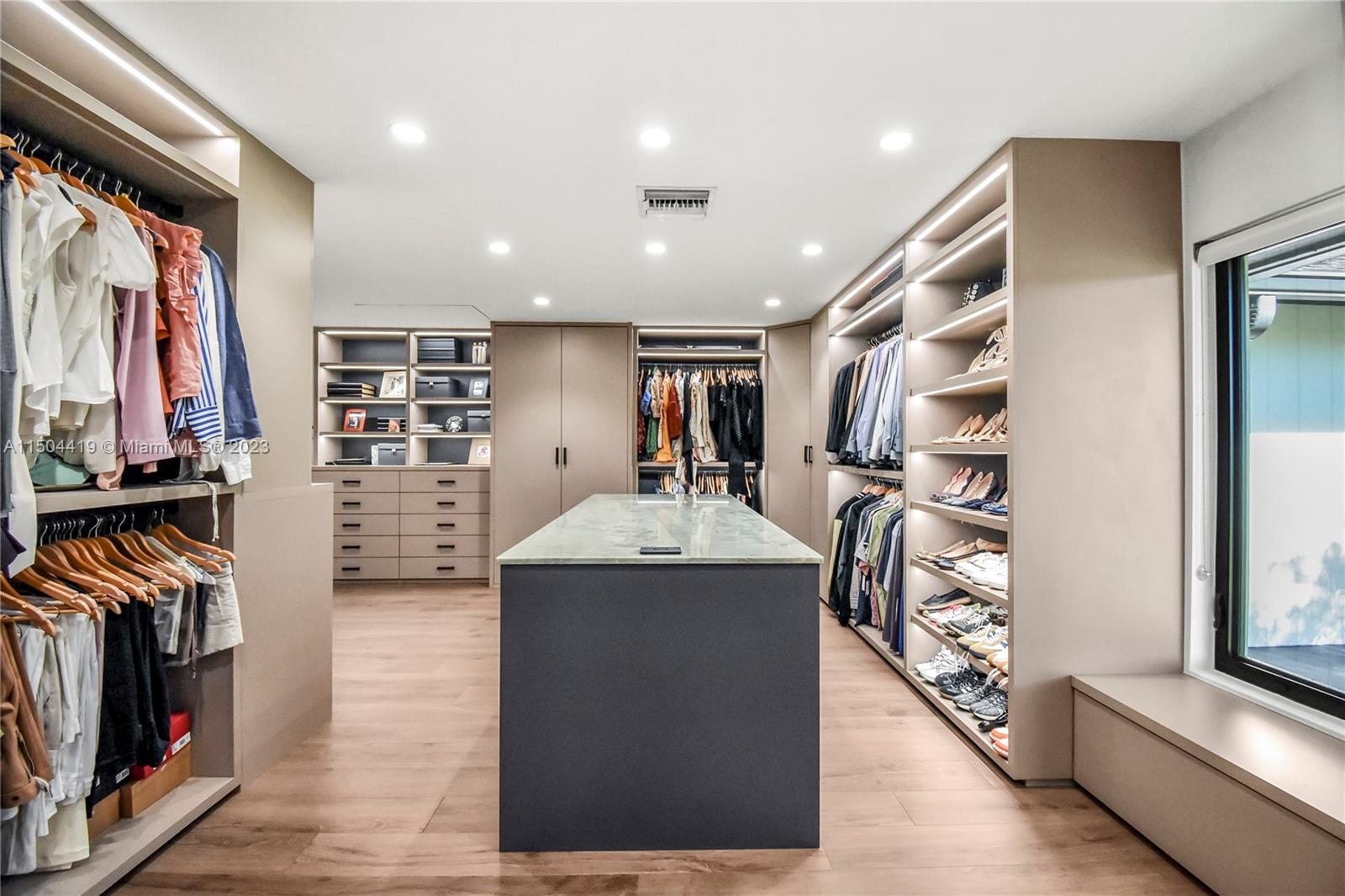 CHAMBERS SUB SE1/4 - Residential