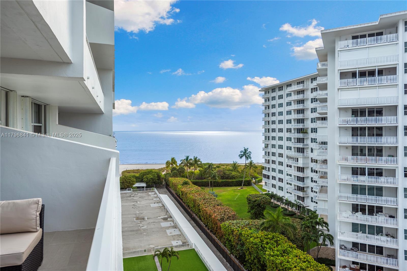Rental Property at 199 Ocean Lane Dr 1007, Key Biscayne, Miami-Dade County, Florida - Bedrooms: 2 
Bathrooms: 2  - $5,500 MO.
