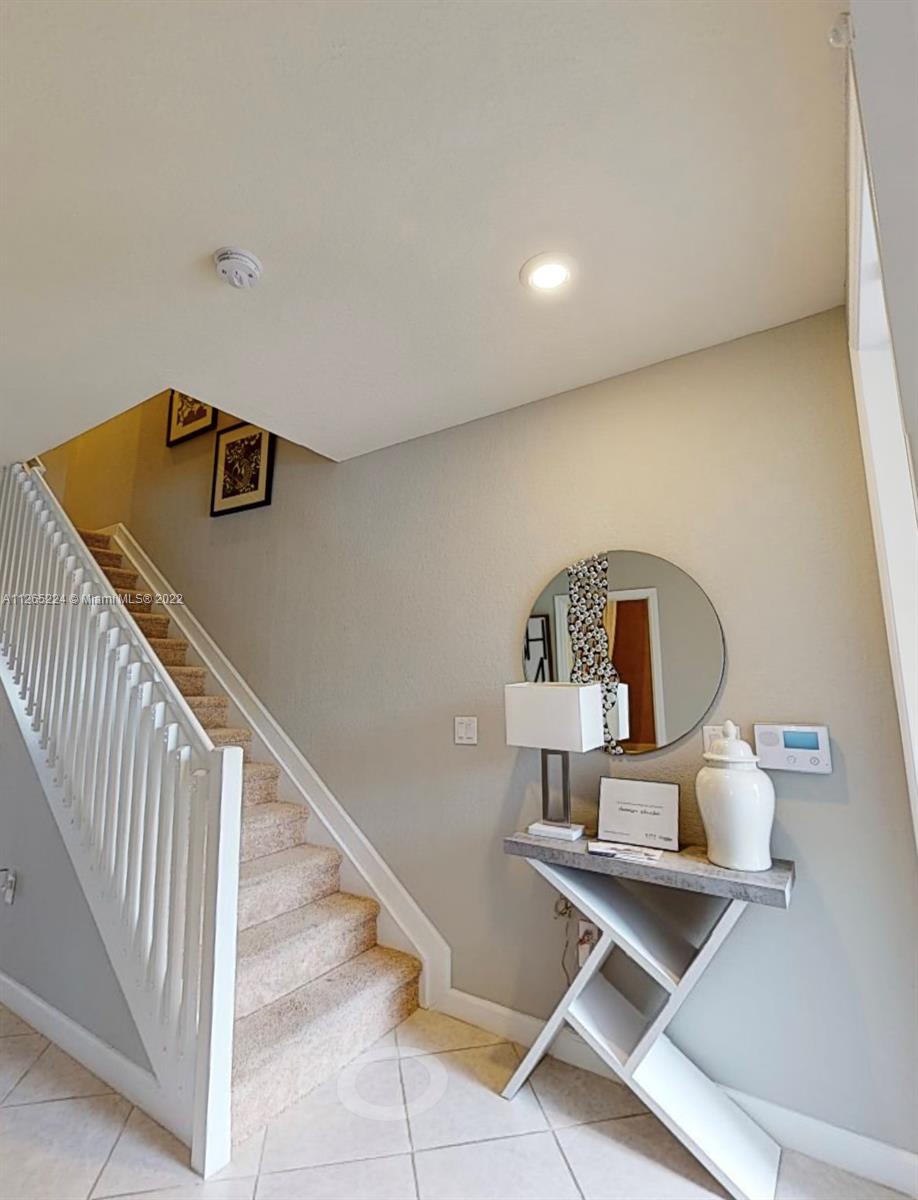 AQUABELLA NORTH - Residential Lease