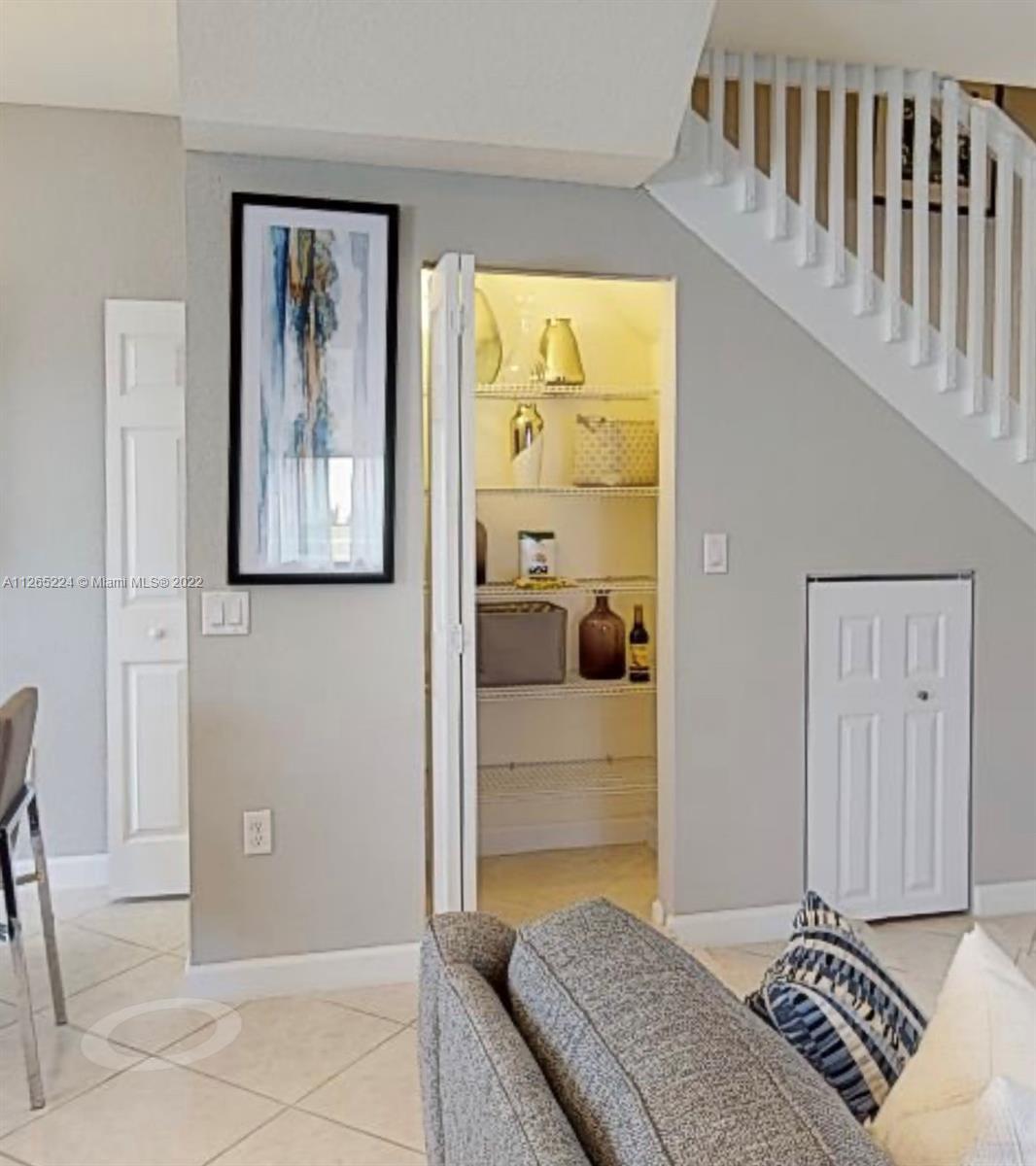 AQUABELLA NORTH - Residential Lease