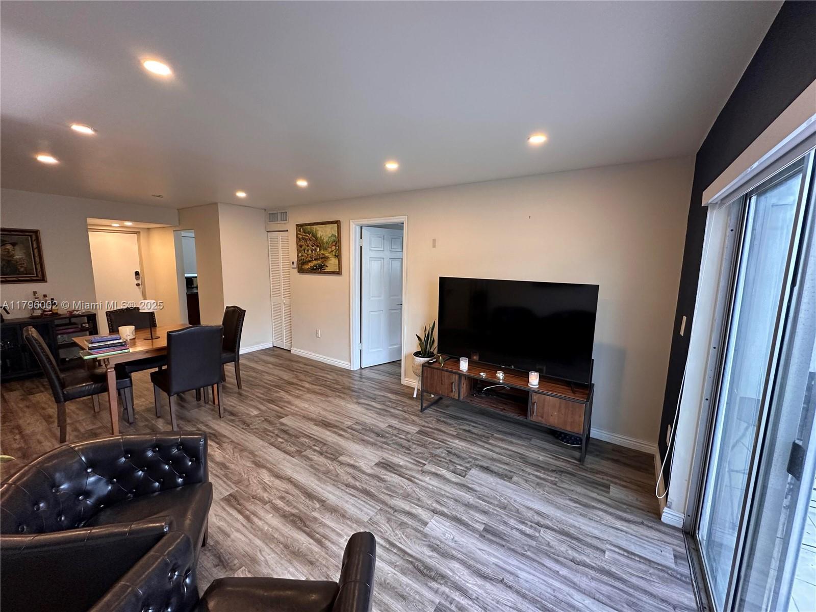1605 Pennsylvania Ave 303