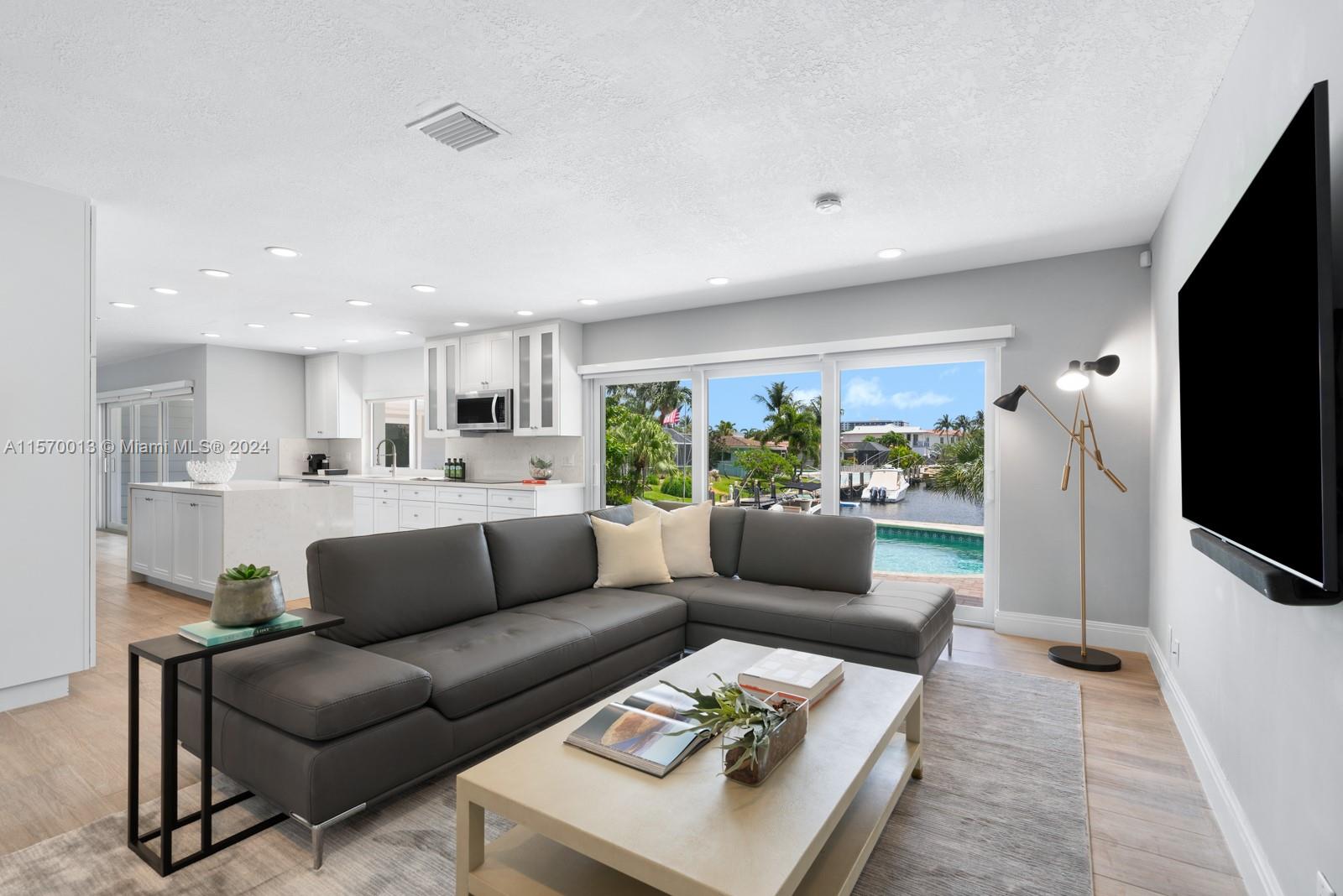 BOCA HARBOUR - Residential