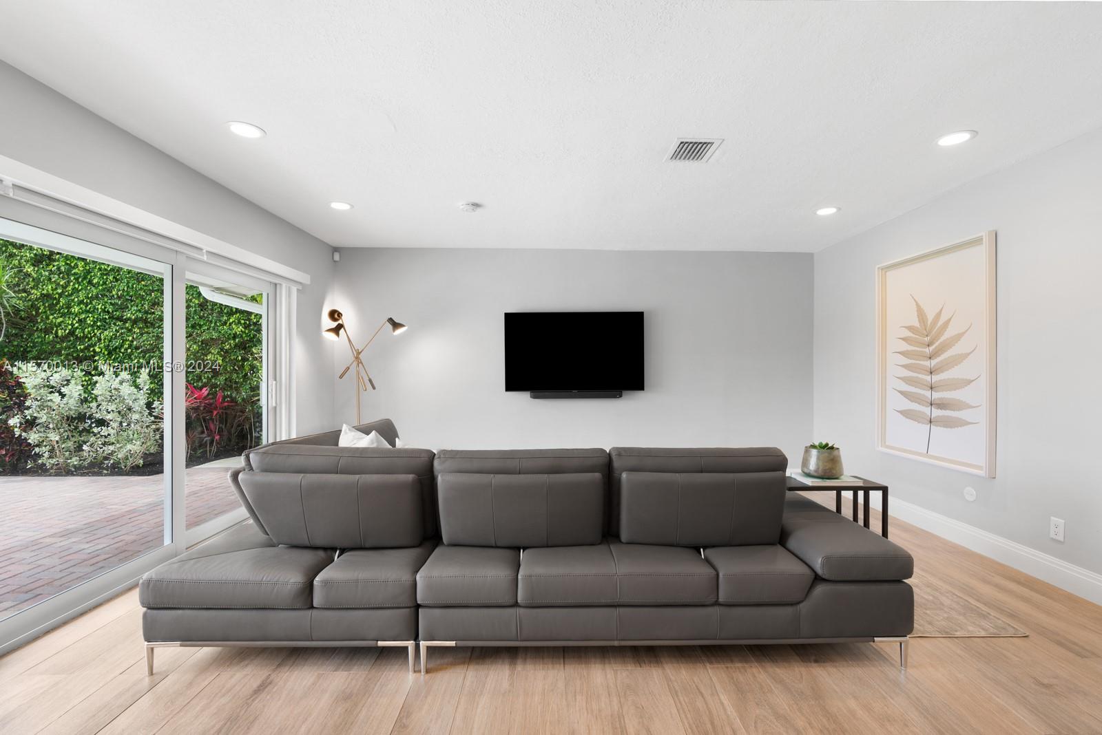 BOCA HARBOUR - Residential