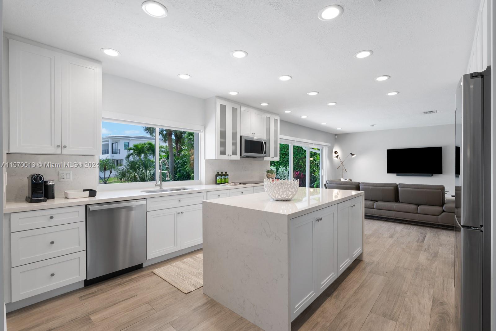 BOCA HARBOUR - Residential