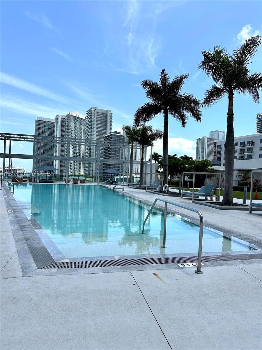 FOUR MIDTOWN MIAMI CONDO - Residential