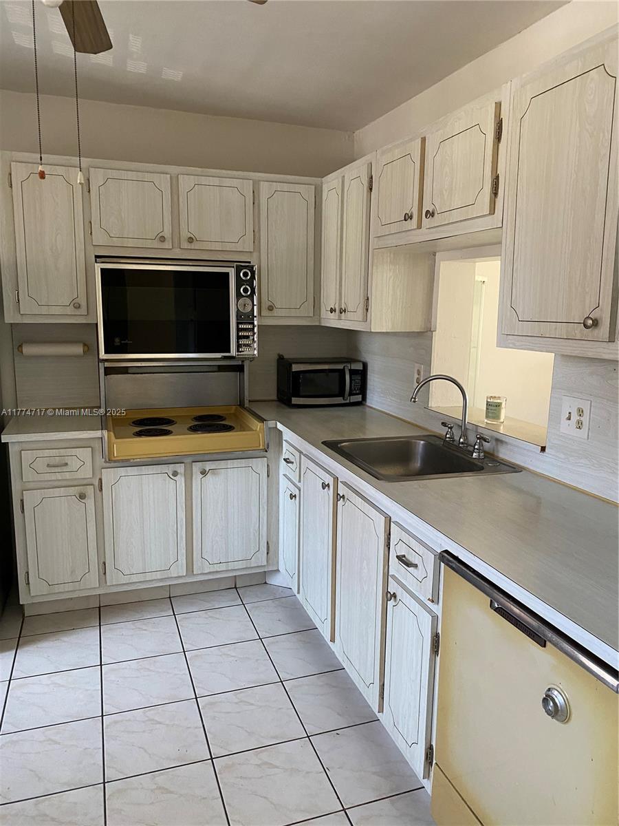 MEADOWBROOK TOWERS CONDO - Residential