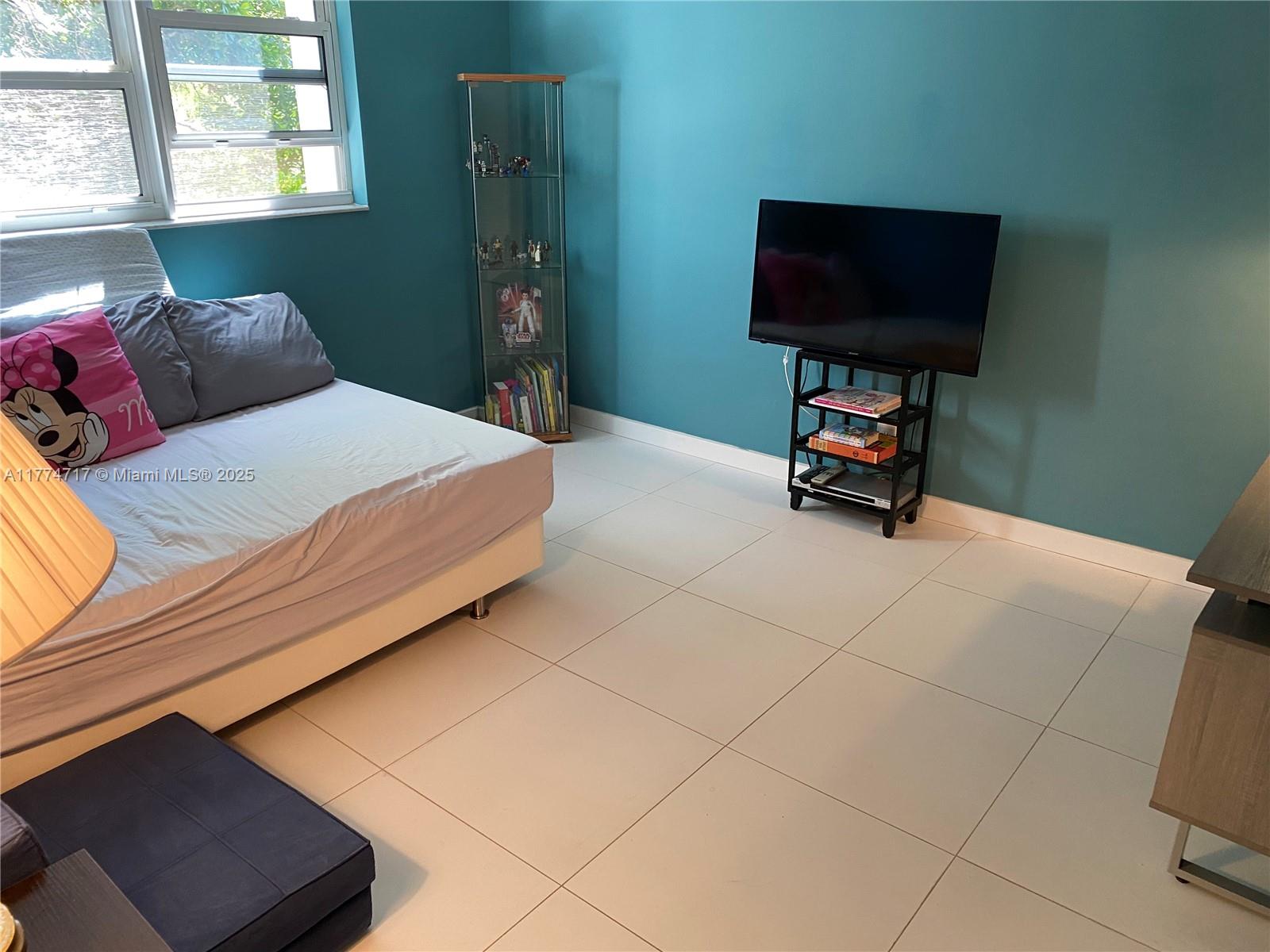 MEADOWBROOK TOWERS CONDO - Residential