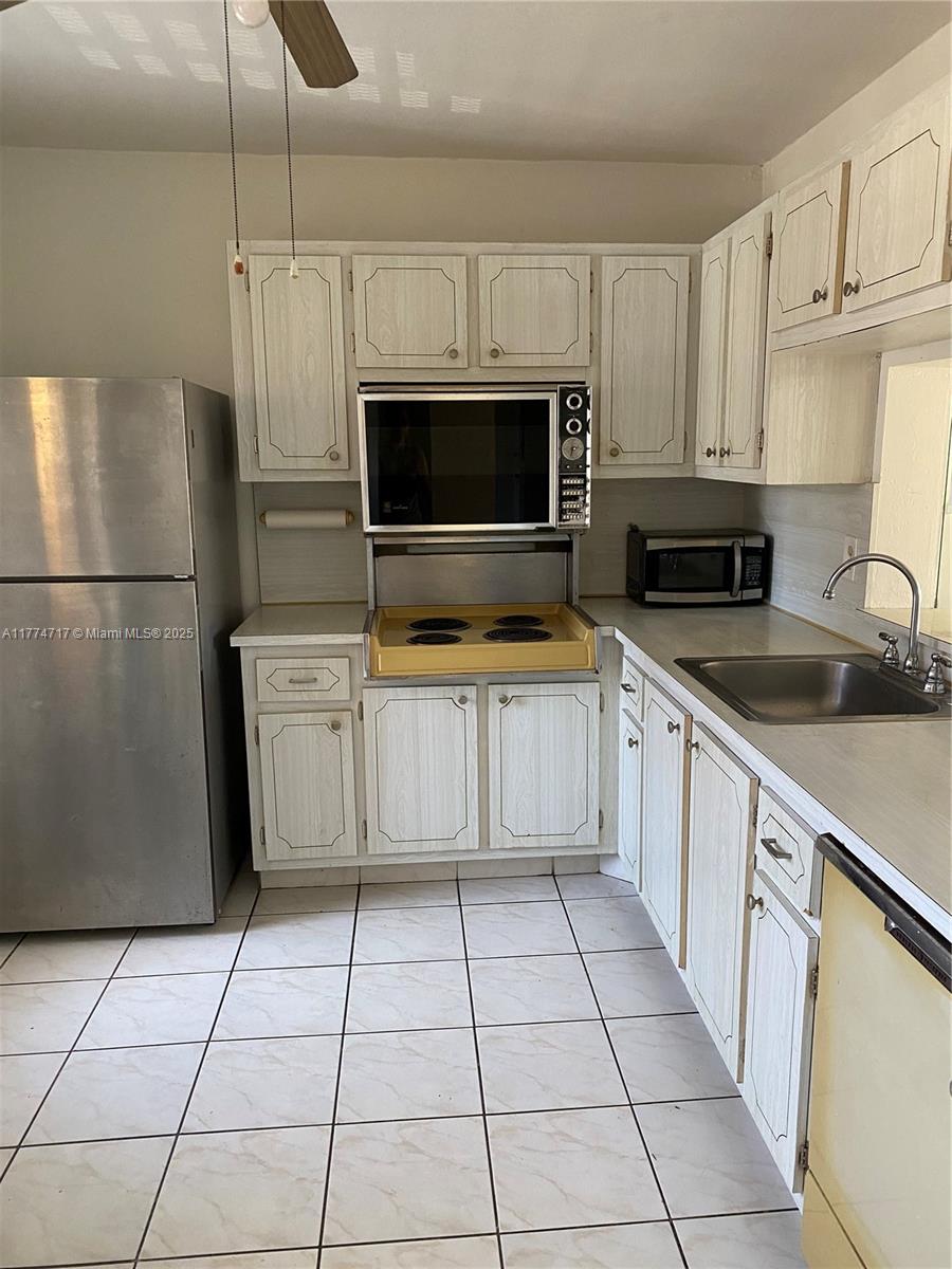 MEADOWBROOK TOWERS CONDO - Residential