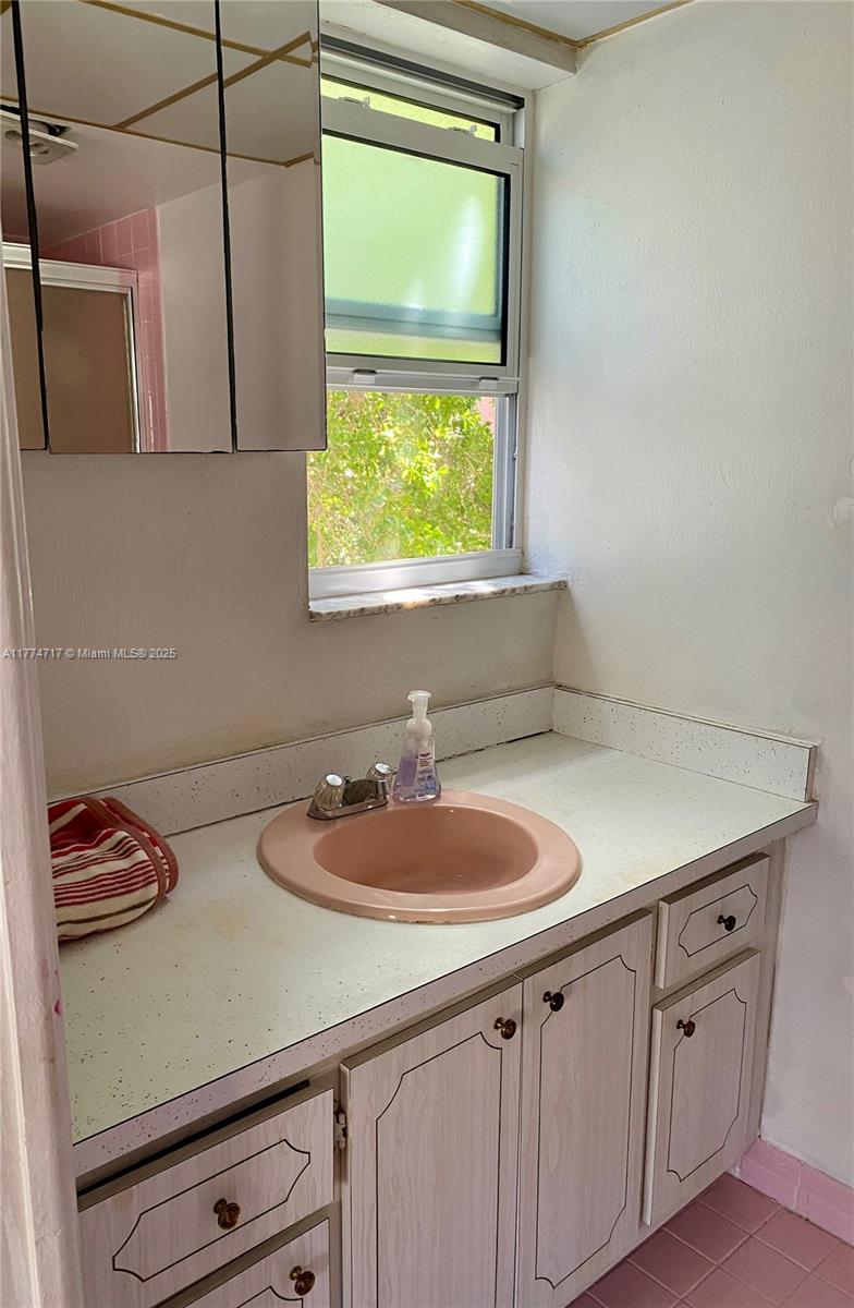 MEADOWBROOK TOWERS CONDO - Residential