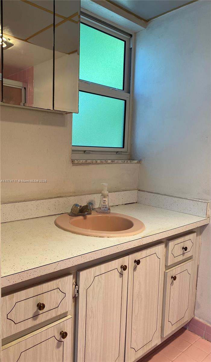 MEADOWBROOK TOWERS CONDO - Residential