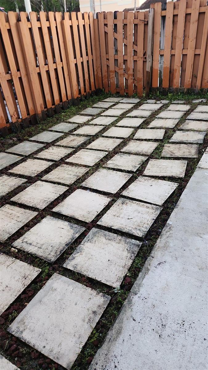 KENDALL BREEZE - Residential