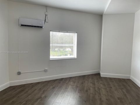 45 Curtiss Pkwy Miami Springs FL 33166