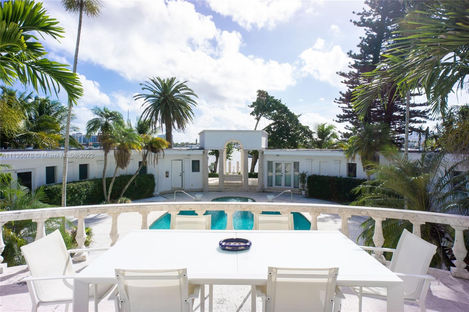 HOLLYWOOD LAKES SEC - Residential