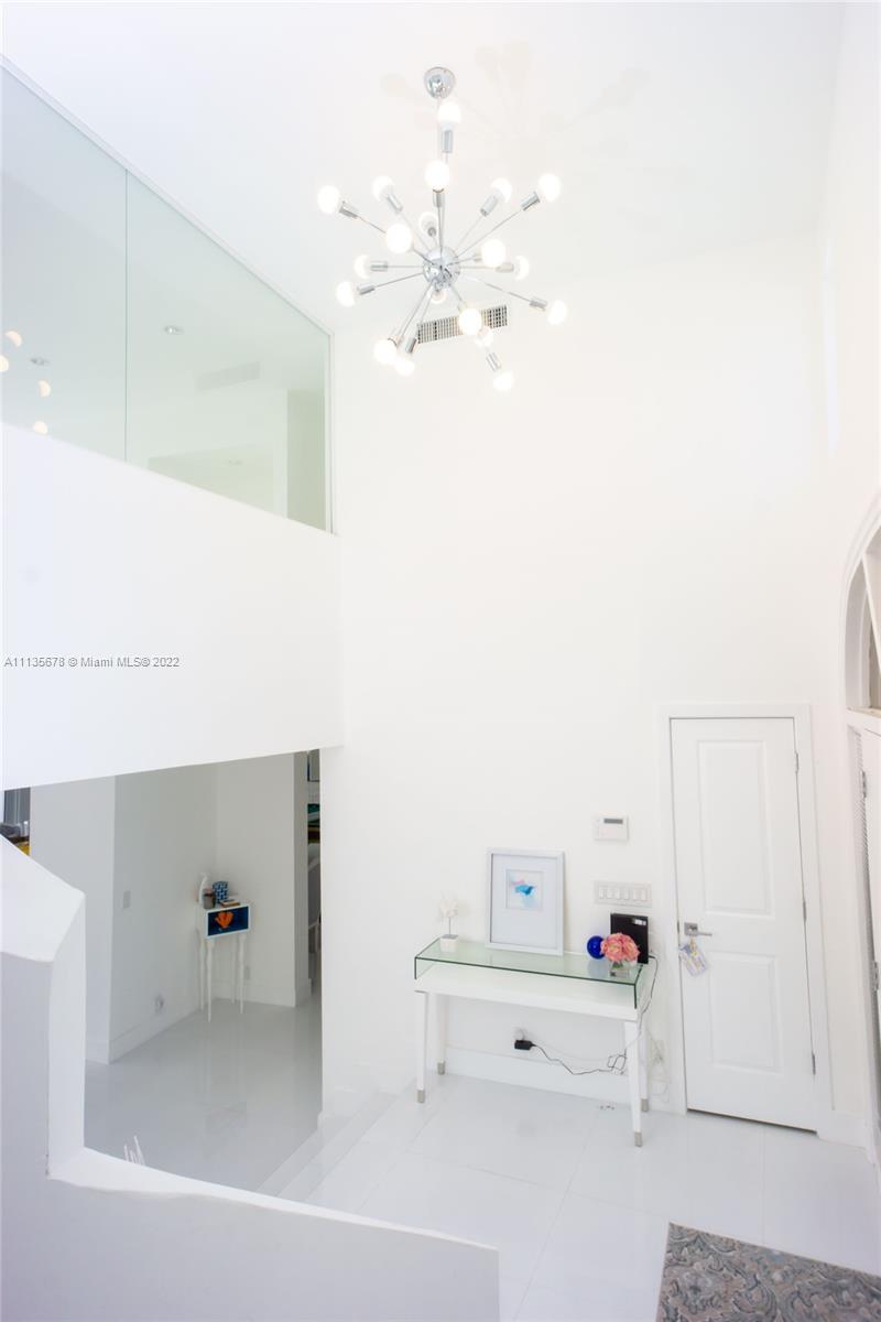 HOLLYWOOD LAKES SEC - Residential