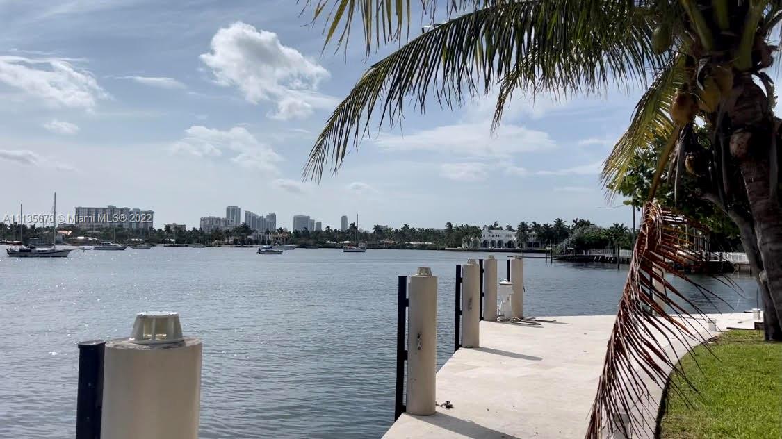 HOLLYWOOD LAKES SEC - Residential