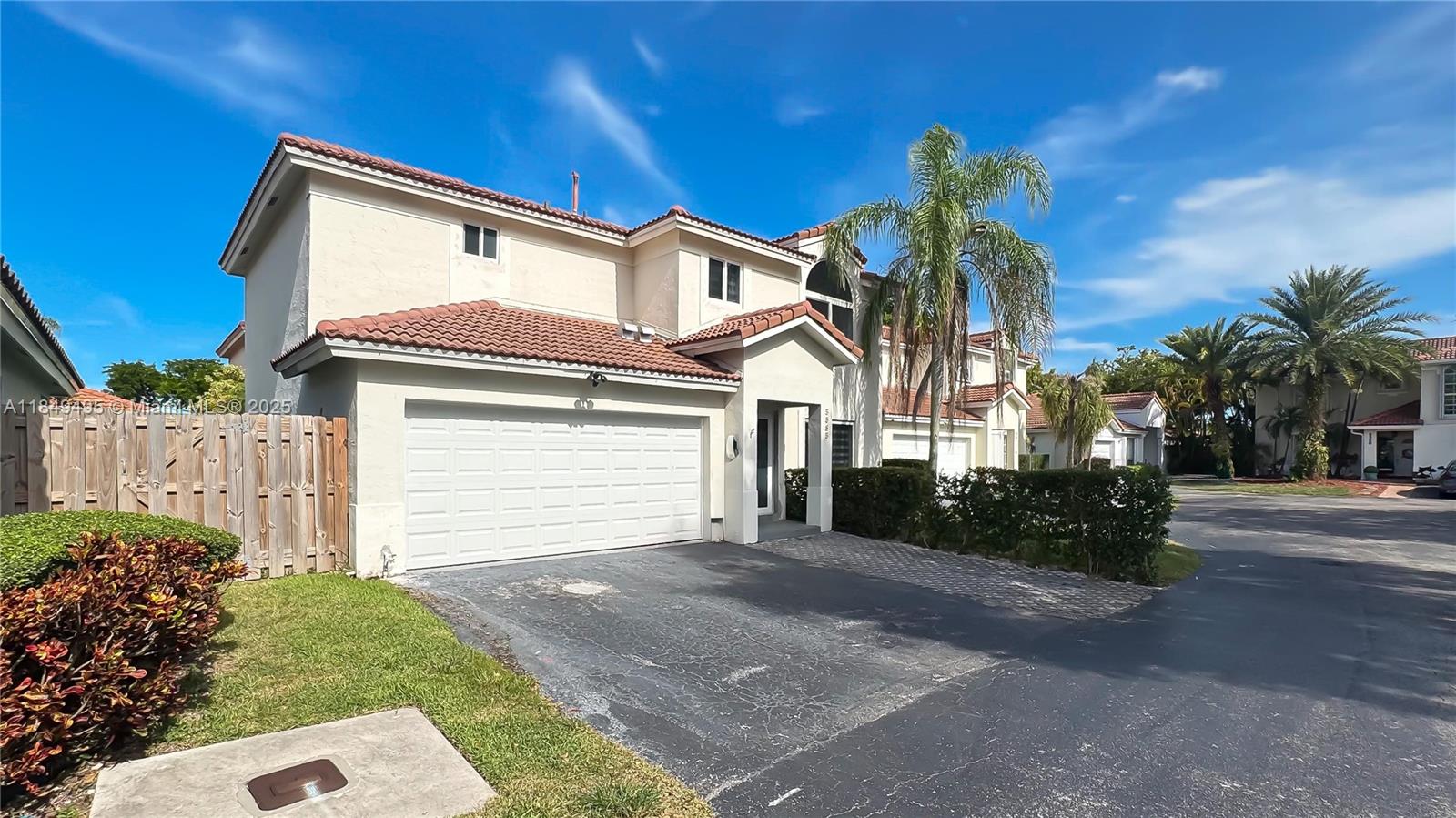 DORAL PALMS - Residential
