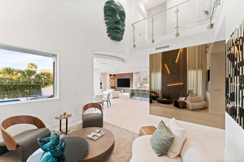 10561 NW 67th Ter Doral FL 33178