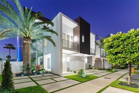 10561 NW 67th Ter Doral FL 33178