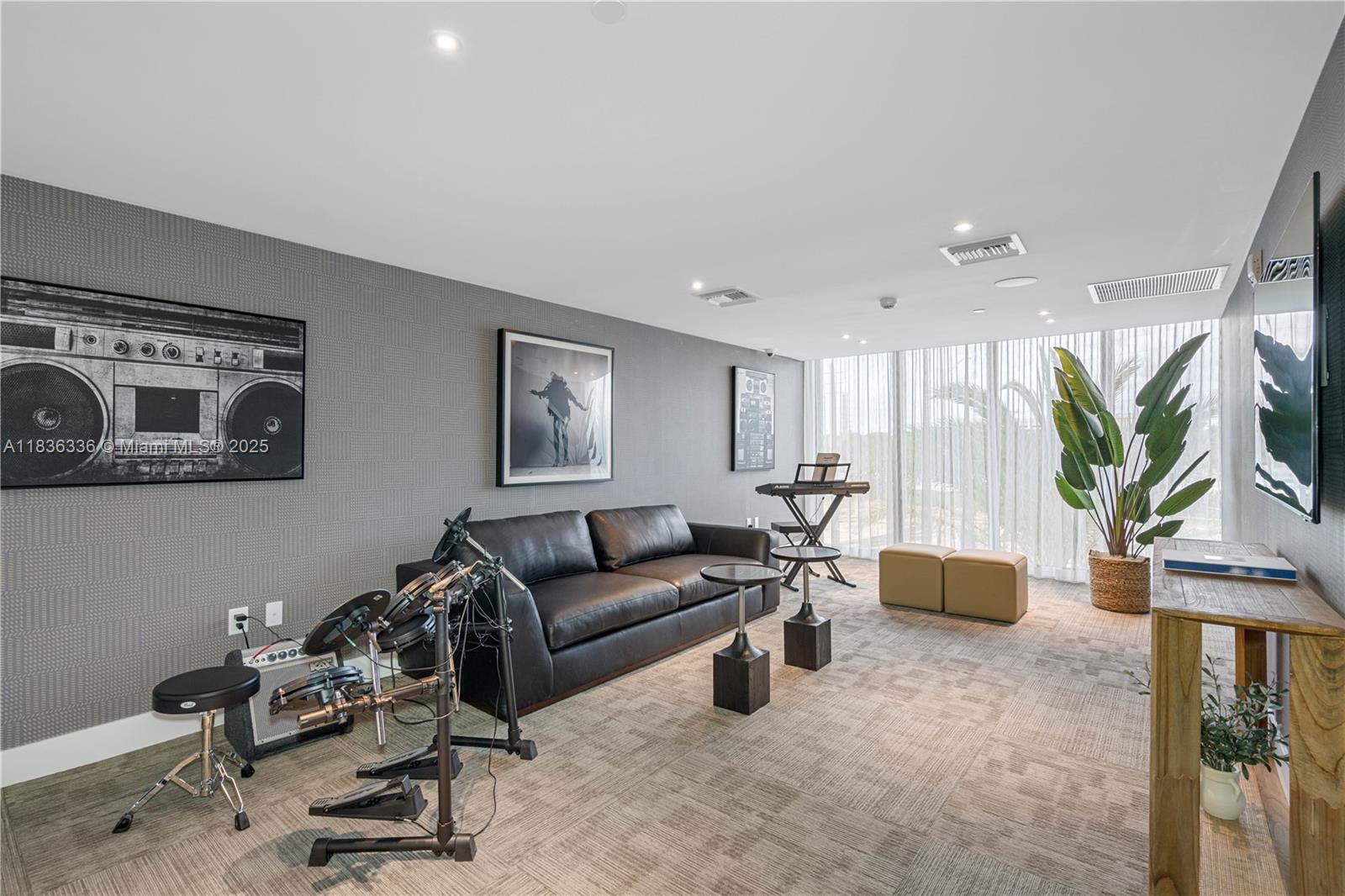 NORTH MIAMI BEACH PLACE - Residential Lease