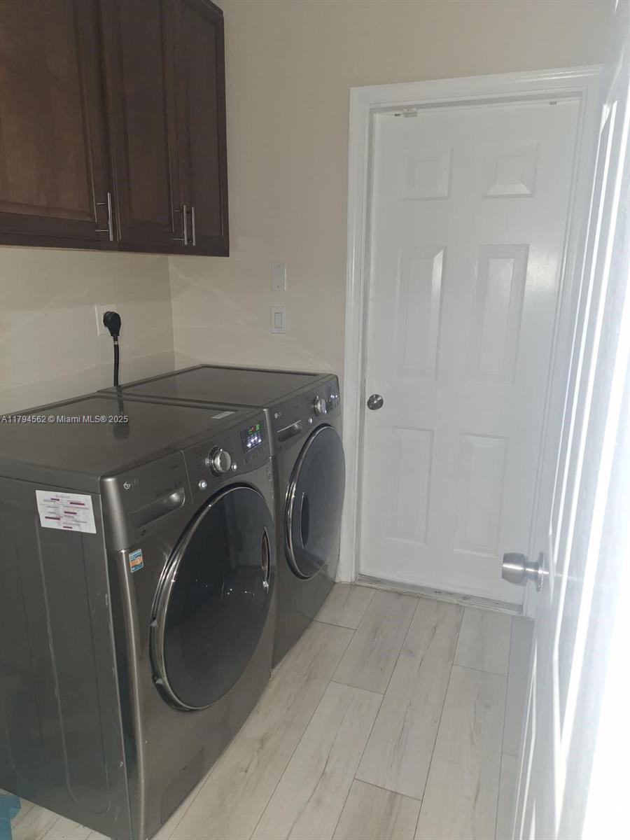 CRYSTAL POINTE - Residential