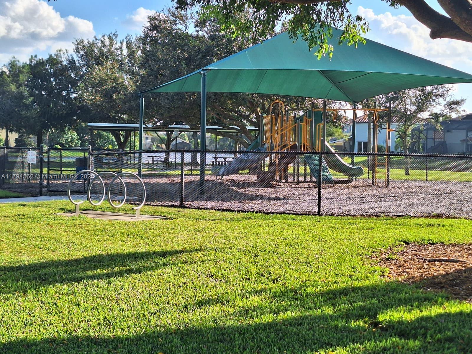 CRYSTAL POINTE - Residential