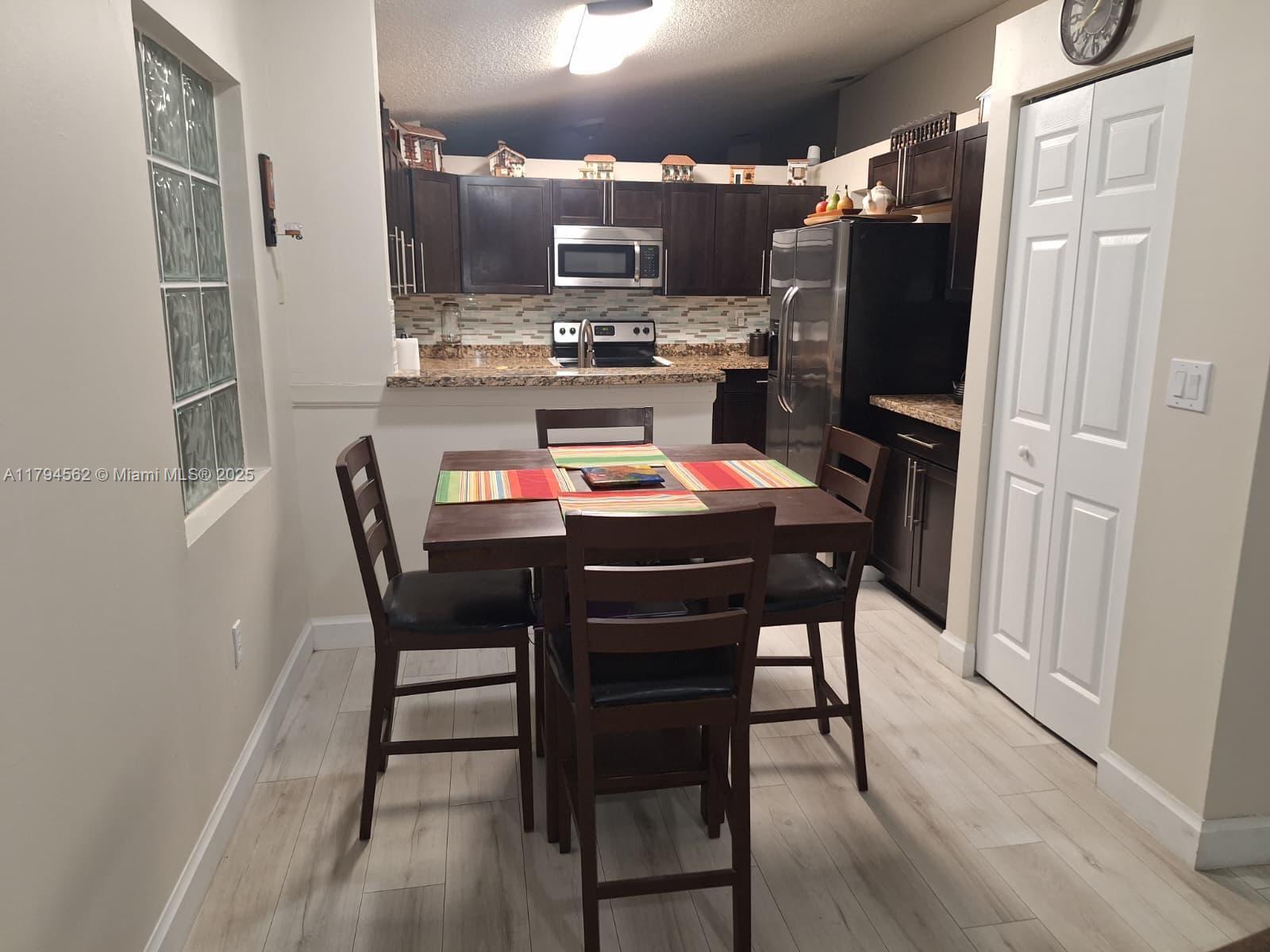 CRYSTAL POINTE - Residential