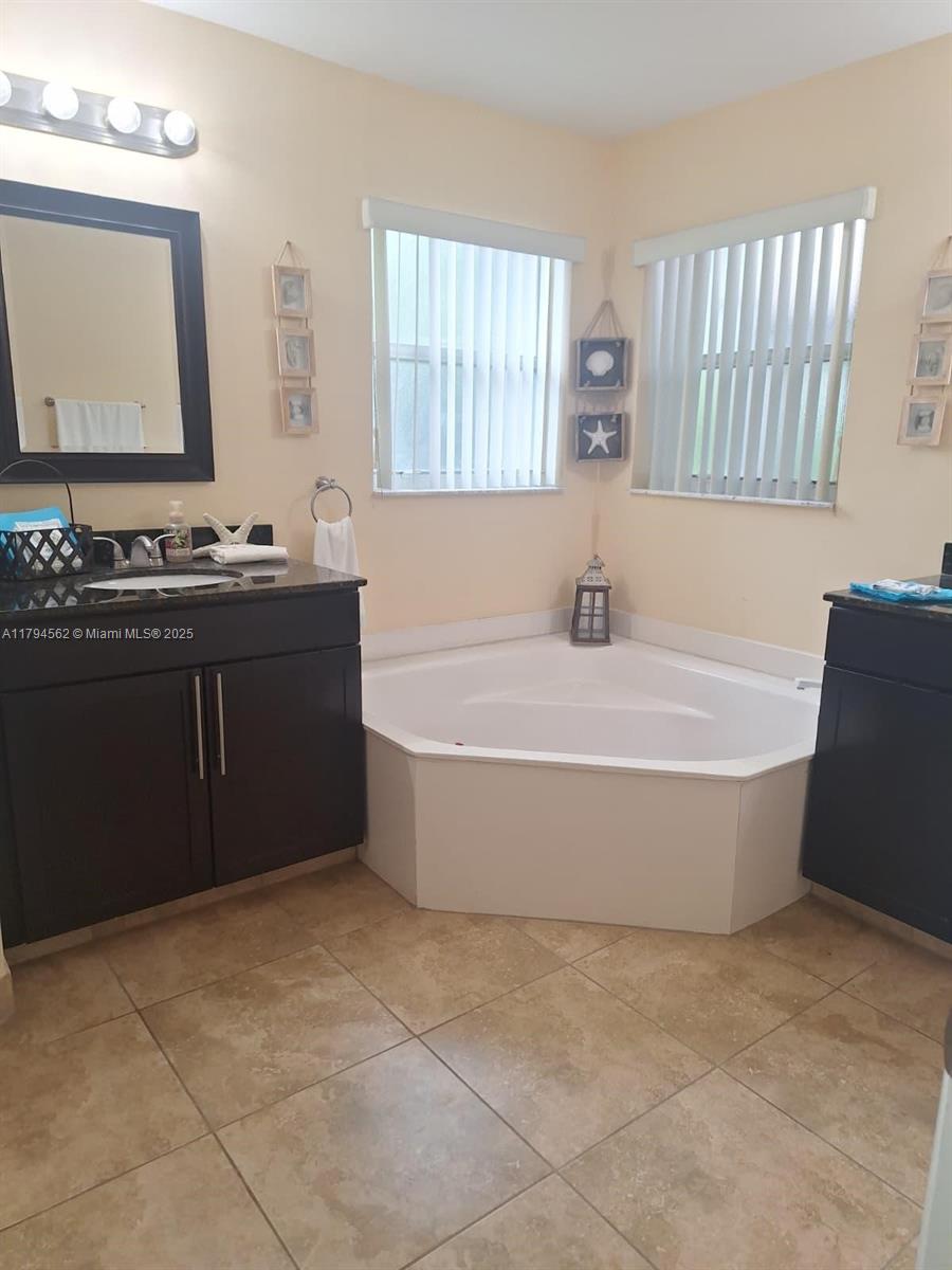 CRYSTAL POINTE - Residential