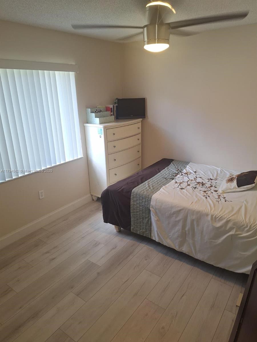 CRYSTAL POINTE - Residential