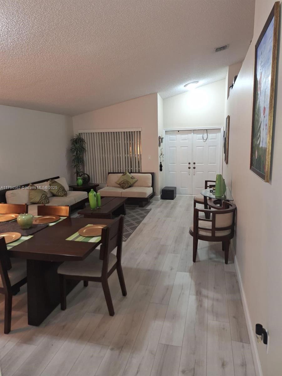 CRYSTAL POINTE - Residential