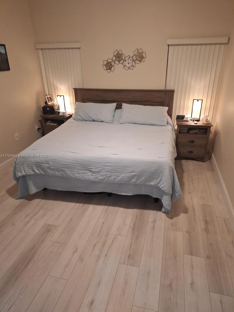 CRYSTAL POINTE - Residential