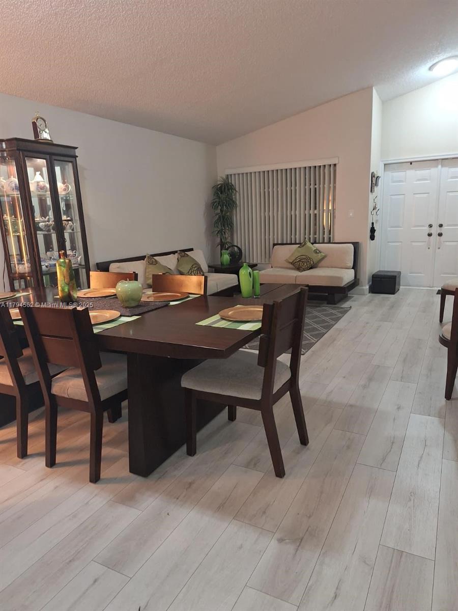 CRYSTAL POINTE - Residential