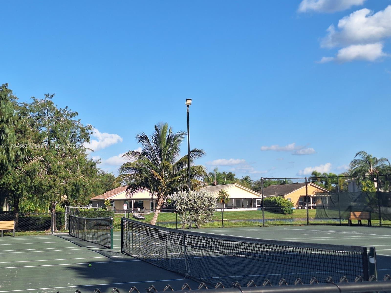 CRYSTAL POINTE - Residential