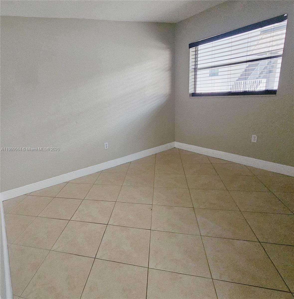 GALLOWOOD CONDO - Residential Lease
