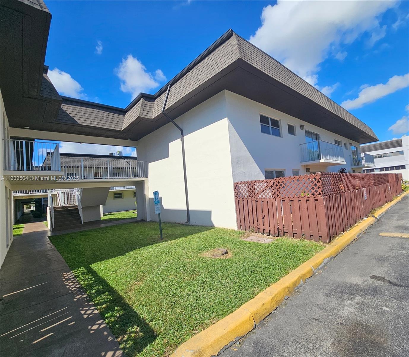 GALLOWOOD CONDO - Residential Lease